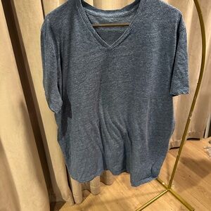 Old Navy Heathered Gray V-Neck Tee